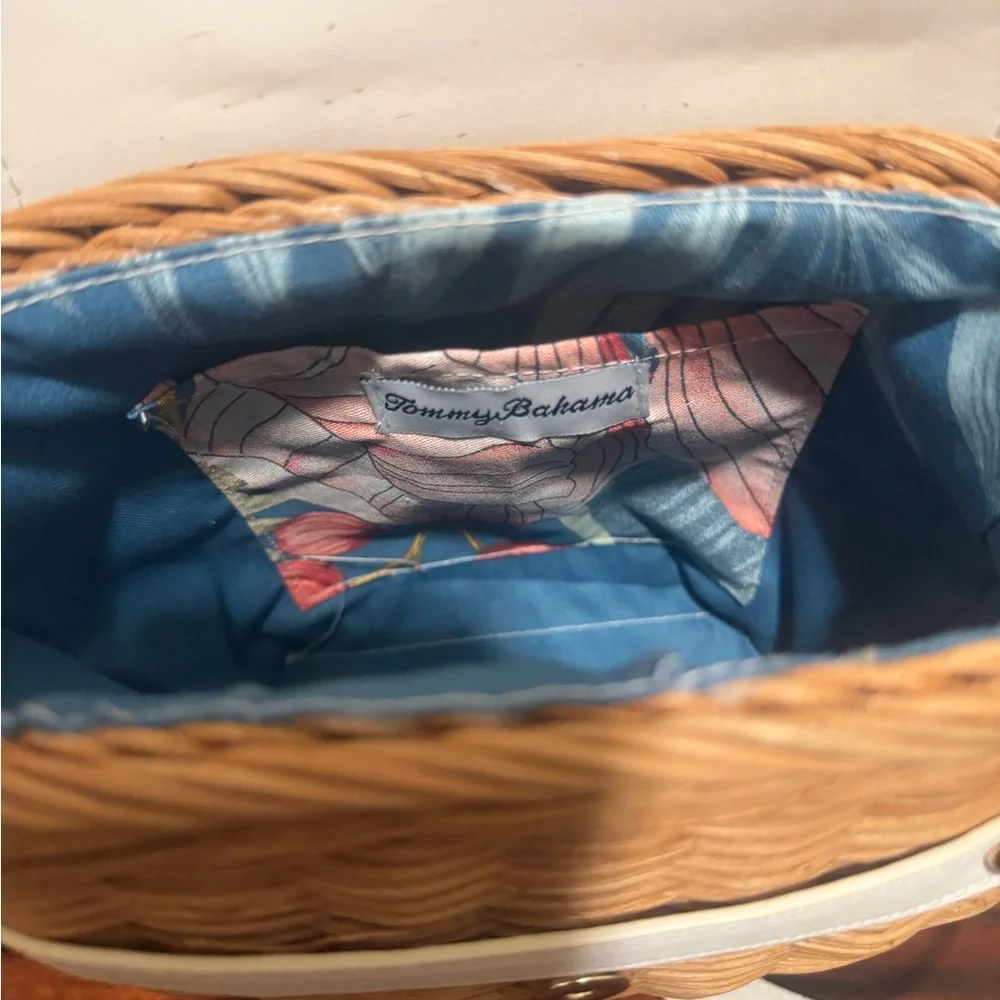 Tommy Bahama Natural Woven Rattan Crossbody with White Flap - Picture 8 of 12